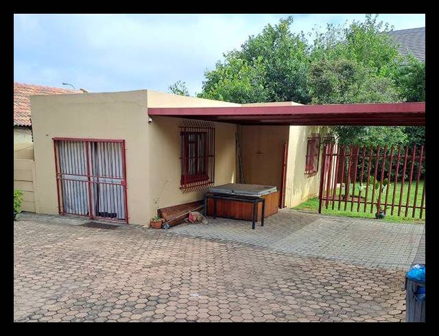 BUSINESS FOR SALE IN KEMPTON PARK